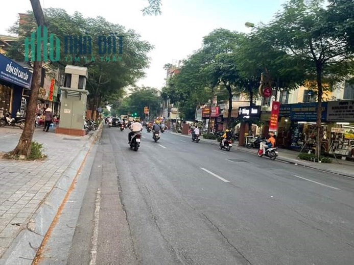 Bán Nhà C4 Phố Nguyễn Thái Học - Ba Đình 45/50m2 , mặt tiền 5,7m , ngõ nông gần Phố , giá cho các