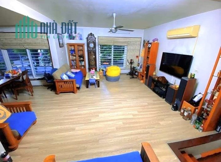Phân lô Hoàng Cầu, Đống Đa.Sát phố, kinh doanh đỉnh, oto tránh, mặt tiền khủng 7m. DT:75m2 x 22 tỷ.