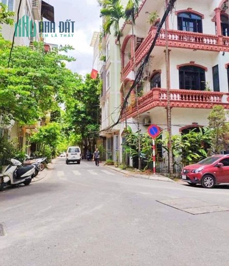 Phân lô Hoàng Cầu, Đống Đa.Sát phố, kinh doanh đỉnh, oto tránh, mặt tiền khủng 7m. DT:75m2 x 22 tỷ.