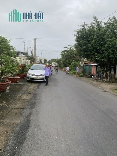 Bán đất 2 mặt tiền vị trí đẹp ngay trung tâm huyện.