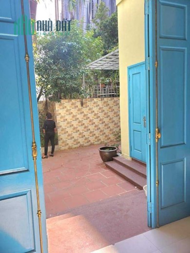 Bán Nhà Lạc Long Quân 220m2 x 4 tầng, ngõ thông rộng, gần Phố, khách mua ở hoặc đầu tư xây ccmn,