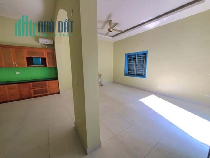 Bán Nhà Lạc Long Quân 220m2 x 4 tầng, ngõ thông rộng, gần Phố, khách mua ở hoặc đầu tư xây ccmn,