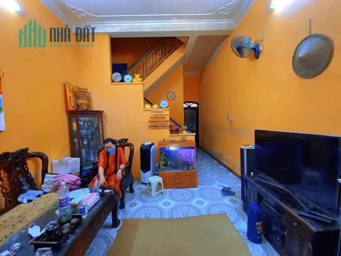 Chủ cần bán gấp nhà Nguyễn Khánh Toàn 70m2, 4T, mt4.5m, 6.5 tỷ, Cầu Giấy.