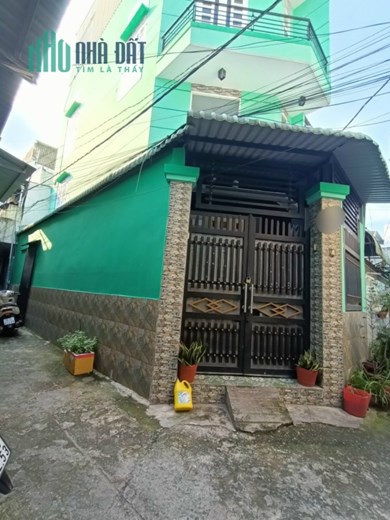 cần bán gấp, nhà 2 lầu mặt tiền hẻm  tỉnh lộ 10, giá 3,5 tỷ