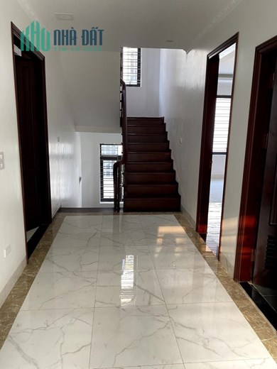 Cho thuê biệt thự bán đảo Linh Đàm, 260m2 5T nhà mới đẹp, phù hợp ở, văn phòng