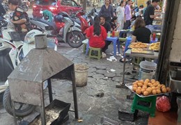 Em chính chủ muốn sang nhượng lại mặt bằng và toàn bộ đồ Địa chỉ: b16 Lương Định Của .phạm Ngọc