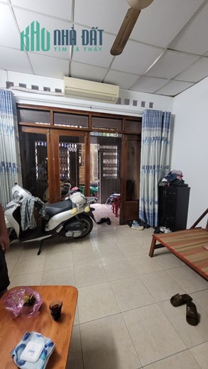 Mặt tiền hẻm kinh doanh khu Bàu Cát, ngang hơn 4m, Nhà cũ tiện xây cao mới tầng, Chỉ hơn 7 tỷ TL vi
