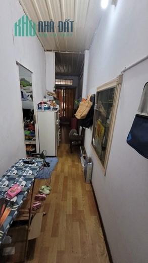 Mặt tiền hẻm kinh doanh khu Bàu Cát, ngang hơn 4m, Nhà cũ tiện xây cao mới tầng, Chỉ hơn 7 tỷ TL vi