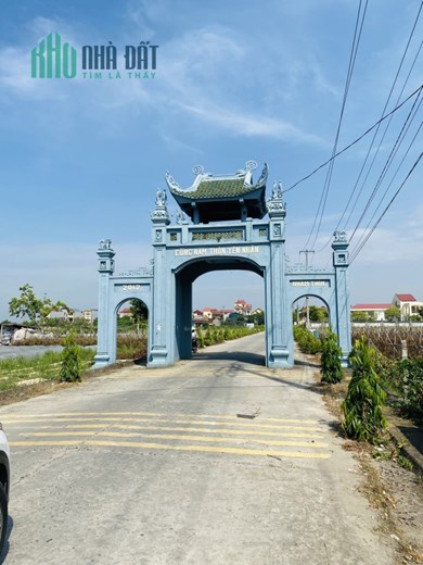 Bán 48,2m2 ngay KCN Bắc Thăng Long, ô tô đỗ cửa giá chỉ 1,0x tỷ. Lh 0981568317