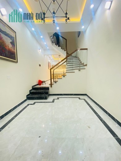 Nhà Phố Hoàng Hoa Thám, 48m2, 4 tầng, 5.5 tỷ.
