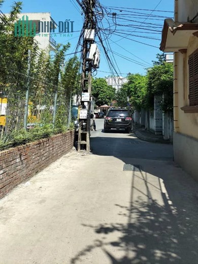 Bán nhà Phan Đăng Lưu, Yên Viên, mặt ngõ oto rộng, 70m2x3 t, mặt: 4m, 3 tỷ 3