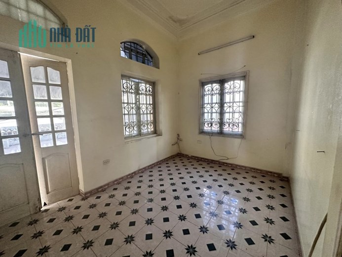 Bán nhà Phan Đăng Lưu, Yên Viên, mặt ngõ oto rộng, 70m2x3 t, mặt: 4m, 3 tỷ 3