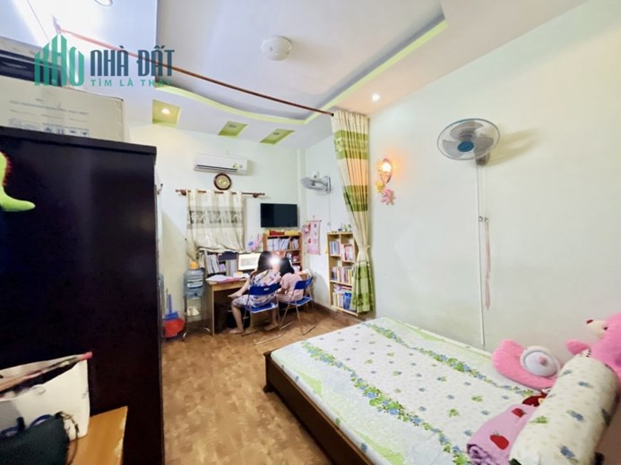 Bán Nhà Mặt Tiền Kinh Doanh 57M2 3PN - Đường Lê Sao Phú Thạnh Quận Tân Phú.