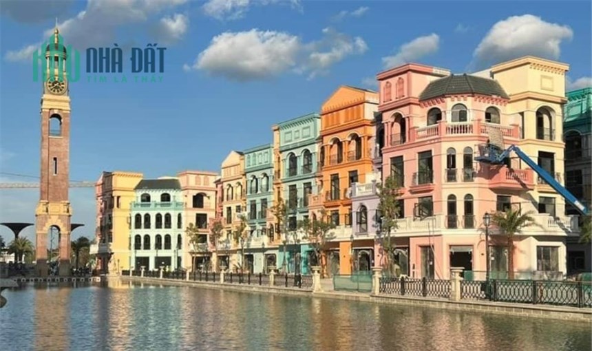 Cho thuê Shophouse Vinhomes 5 tầng, mặt tiền trên 6m, miễn phí 24 tháng