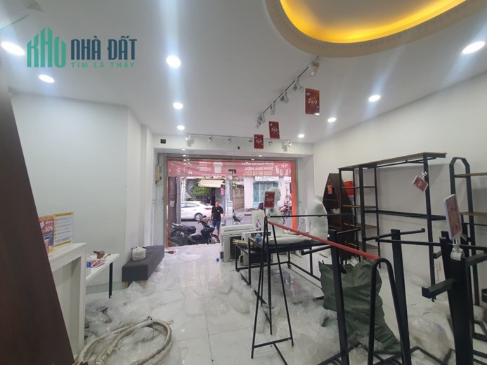 🔥NHÀ GÓC 2MT ĐƯỜNG HUỲNH VĂN BÁNH, 5,3x13m, 3 lầu, 40 tr/th