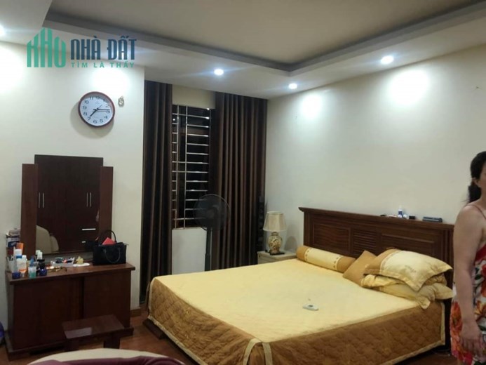 Bán nhà Tôn Đức Thắng 30m*5T Ở Luôn ngõ 3 gác đánh võng giá 4.5 tỷ