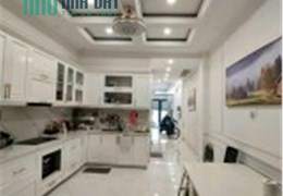 Gia đình bán nhà mặt tiền Nguyễn Hoàng quận 2 DT 8m x 20m nhà 3 tầng giá 40 tỷ