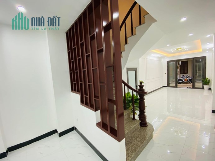 Bán nhà 4 tầng khu phân lô cán bộ đường Chùa Láng, ở sướng, kinh doanh đỉnh.