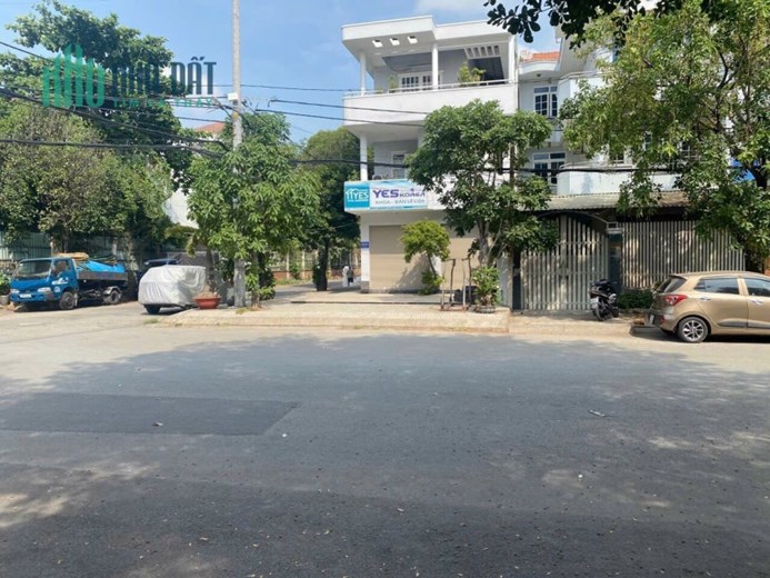 bán nhà 3 tầng. Mặt tiền đường 20m khu bên sông, Hiệp Bình Chánh Thủ Đức