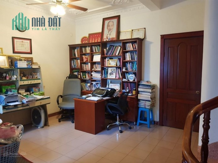 bán nhà 3 tầng. Mặt tiền đường 20m khu bên sông, Hiệp Bình Chánh Thủ Đức