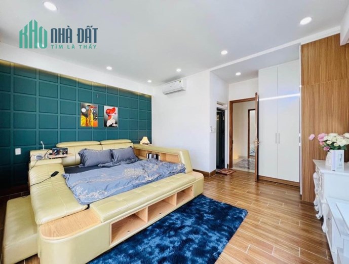 Bán nhà Nguyễn Hoàng Tôn-Tây Hồ -ngõ oto–gần Ciputra  60M 4tầng 6.3T
