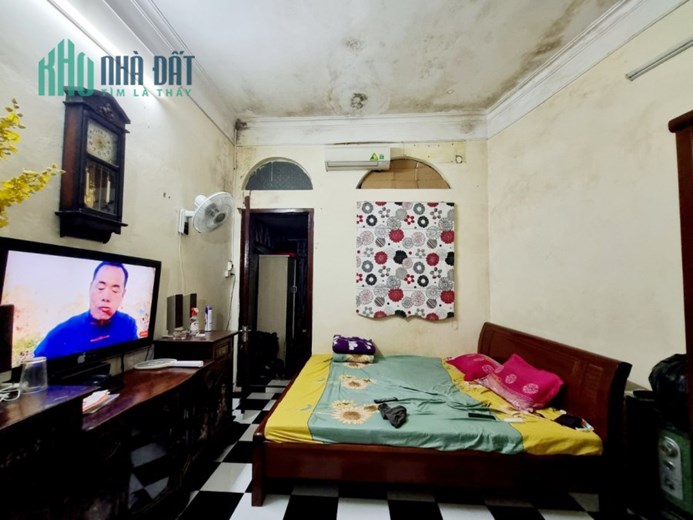 ĐỘI CẤN, BA ĐÌNH- NHÀ ĐẸP- GIÁ TỐT - GẦN PHỐ- NỞ HẬU 39m, mt 3 ,6m, 4,5 tỷ