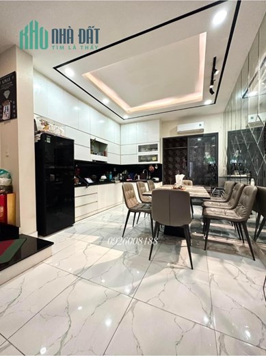 BÁN GẤP NHÀ HXH BÀN CỜ QUẬN 3 , NHÀ ĐẸP NỘI THẤT XỊN CAO CẤP .