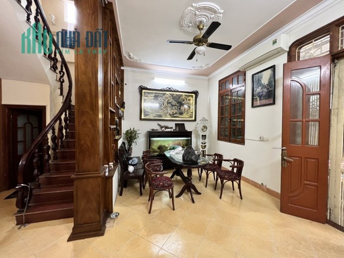 Bán nhà 5 tầng Ngọc Lâm 59m2 ,Mt 5.8m ngõ nông ,30m oto tránh hơn 6tỷ