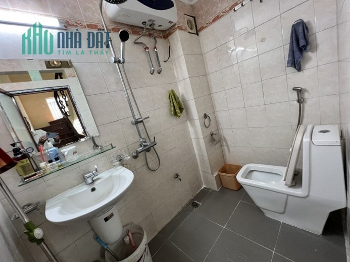 Bán nhà 5 tầng Ngọc Lâm 59m2 ,Mt 5.8m ngõ nông ,30m oto tránh hơn 6tỷ