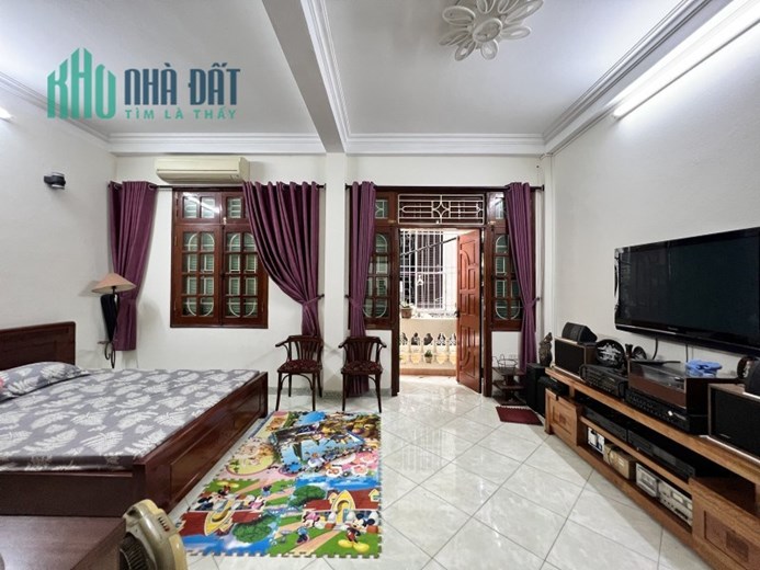 Bán nhà 5 tầng Ngọc Lâm 59m2 ,Mt 5.8m ngõ nông ,30m oto tránh hơn 6tỷ