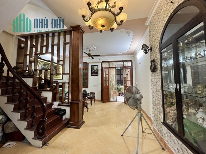 Bán nhà 5 tầng Ngọc Lâm 59m2 ,Mt 5.8m ngõ nông ,30m oto tránh hơn 6tỷ