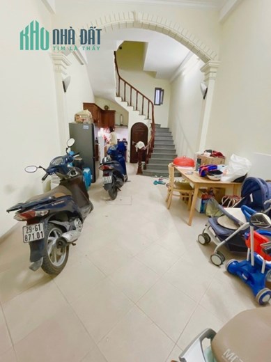 Bán nhà quận Thanh Xuân Hoàng Ngân 40m 4 tầng 3 ngủ ngõ thông 2 thoáng ở ngay nhỉnh 4 tỷ lh
