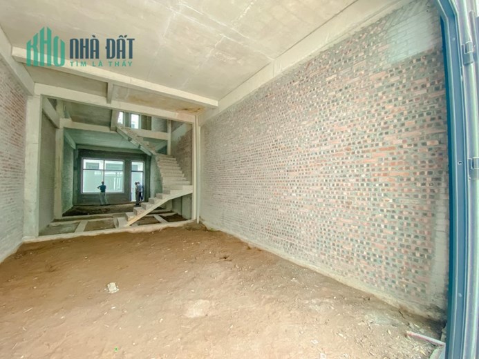 Bán nhà phân lô KĐT Hoàng Văn Thụ, 108m2, 5 tầng, Mt 5m, ô tô vỉa hè giá 14,x tỷ