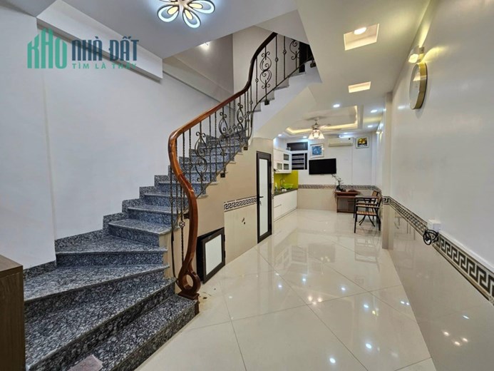 Bán Nhà Ngõ 135 Bồ Đề 38m2 x 5 tầng, 6 phòng ngủ đầy đủ công năng, tặng nội thất cơ bản, nhà mới ở