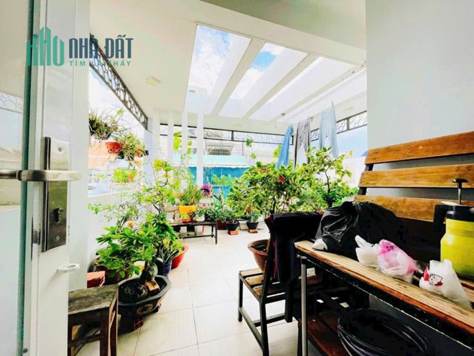 NHÀ ĐẸP MÊ LY, HXH NGAY LÊ QUANG ĐỊNH GIAO NƠ TRANG LONG, 4TẦNG 4PN 4WC, NỞ HẬU TÀI LỘC, TẶNG NỘI