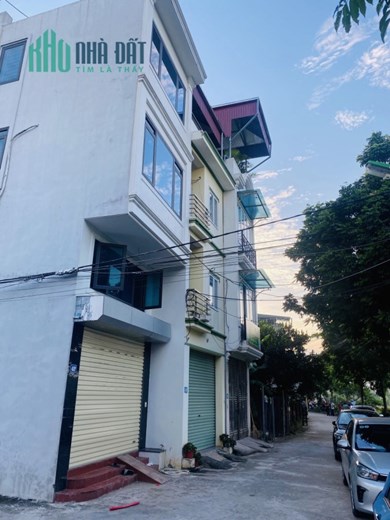 3.9 TỶ CÓ  CĂN NHÀ MẶT NGÕ LÔ GÓC 2 LÀN Ô TÔ NGÀY ĐÊM 5T, KD CAFE GIẢI KHÁT