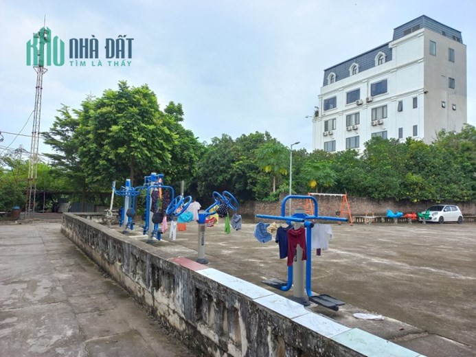 3.9 TỶ CÓ  CĂN NHÀ MẶT NGÕ LÔ GÓC 2 LÀN Ô TÔ NGÀY ĐÊM 5T, KD CAFE GIẢI KHÁT