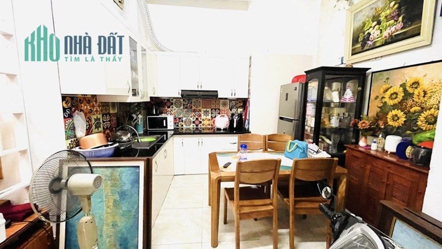 Bán Gấp nhà Bạch Mai 37m2, MT  rộng, 5T ở luôn, giá rẻ chỉ 3 tỷ 6. LH 0987136162