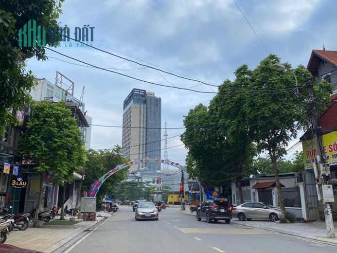 Cho thuê nhà 4 tầng phố Phan Chu Trinh - Khai Quang - Vĩnh Yên 140m2/ sàn,giá : 25tr/tháng