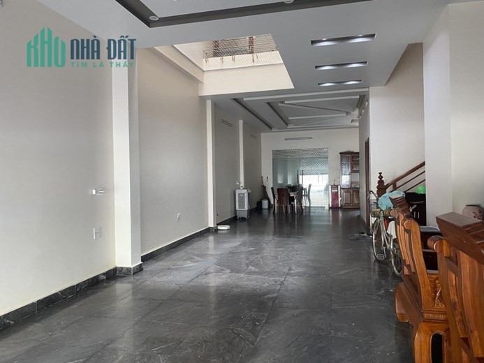 Cho thuê nhà 4 tầng phố Phan Chu Trinh - Khai Quang - Vĩnh Yên 140m2/ sàn,giá : 25tr/tháng