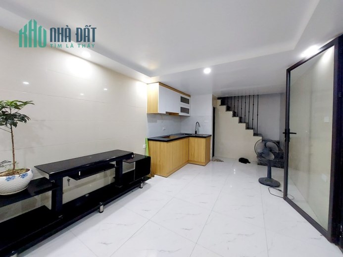SIÊU PHẨM HOÀN KIẾM - BƯỚC CHÂN RA OTO - CHẠY BỘ SANG BỜ HỒ - 25m2x 3 tầng x 2.2 tỷ NHÀ ĐẸP VỀ Ở