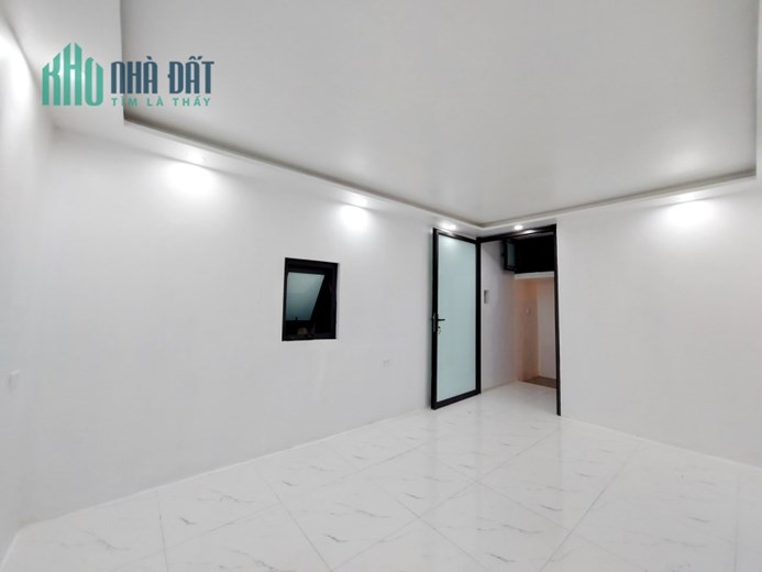 SIÊU PHẨM HOÀN KIẾM - BƯỚC CHÂN RA OTO - CHẠY BỘ SANG BỜ HỒ - 25m2x 3 tầng x 2.2 tỷ NHÀ ĐẸP VỀ Ở