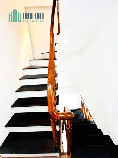 Bán nhà Đàm Quang Trung, Long Biên 45m2 x 5 tầng 3.7 tỷ. Gần Aeon Long Biên - cầu Vĩnh Tuy