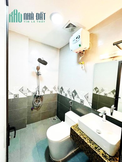 Bán nhà Đàm Quang Trung, Long Biên 45m2 x 5 tầng 3.7 tỷ. Gần Aeon Long Biên - cầu Vĩnh Tuy