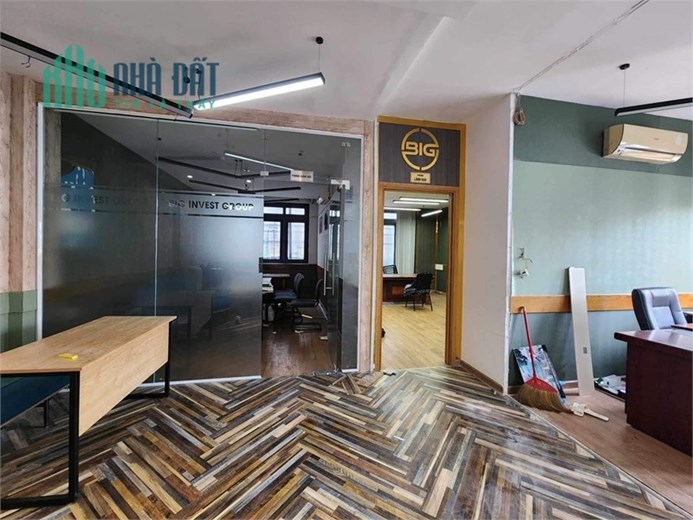 Mặt Bằng Văn Phòng Tại Vị Trí Căn Góc Đắc Địa, Nguyễn Thị Thập 100m2