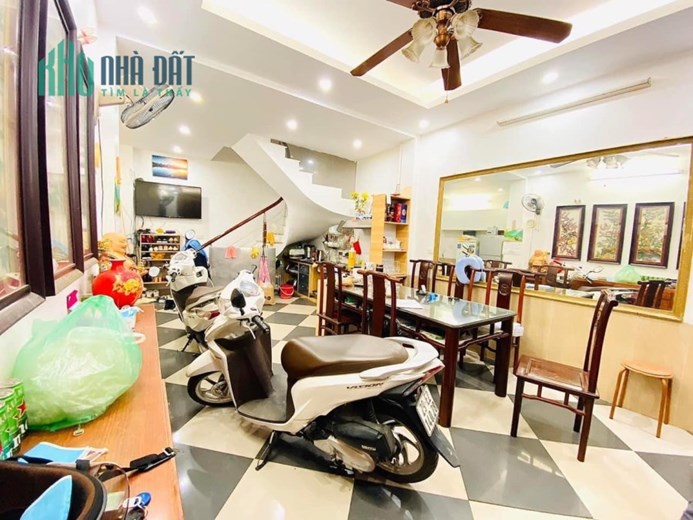 Bán nhà phố Tây Sơn 36m2 x 6T, MT 4m giá 5 tỷ