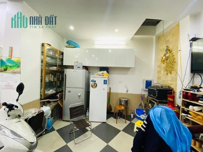Bán nhà phố Tây Sơn 36m2 x 6T, MT 4m giá 5 tỷ