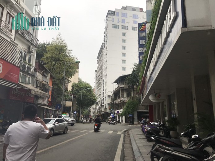 Tìm Khách Thuê Nhà Đẹp MBKD Mặt phố Nguyễn Trường Tộ, Ba Đình