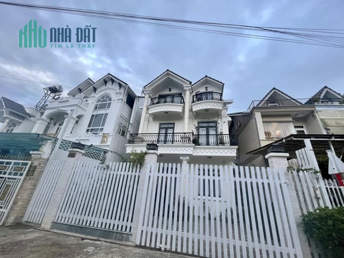 Bán biệt thự 2 mặt tiền tại Ngô Quyền Phường 6 Đà Lạt