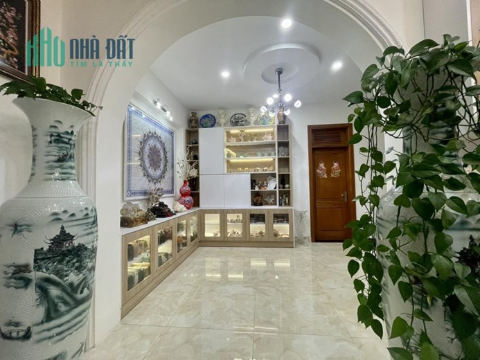 Bán biệt thự 2 mặt tiền tại Ngô Quyền Phường 6 Đà Lạt